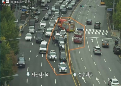 도산공원 인근 도로서 5중 추돌사고…3명 병원 이송