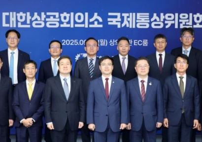 美 전문직 비자 '10만달러 쇼크'…기업들 "전략산업 우선"