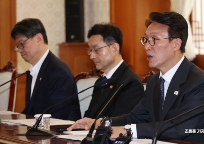 [포토] 해킹사고 긴급점검회의 발언하는 김민석 총리