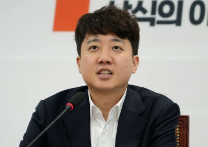 이준석, 李 대통령 자주국방 언급에 "한미동맹 대체는 북중러의 축배"
