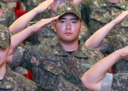 Chairman Lee Jae-yong to Attend Eldest Son's Naval Officer Commissioning Ceremony