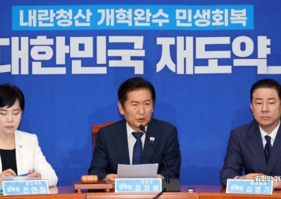 [포토] 정청래, ‘조희대 청문회’ 엇박자 논란에 “이간질이자 갈라치기”