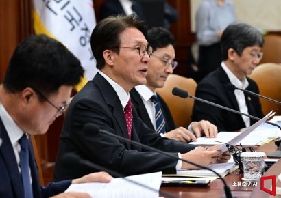 [포토] 국정현안관계장관회의에서 발언하는 김민석 총리