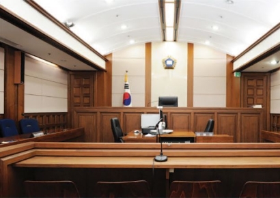 "그따위로 살지마" "죽어라" 재판부에 욕설한 20대 항소심서 실형