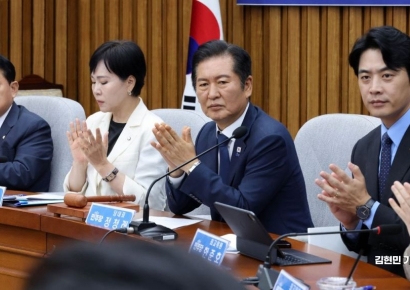 정청래 "오늘 저녁 7시 '검찰청 폐지'…李 자랑스러워" [포토]
