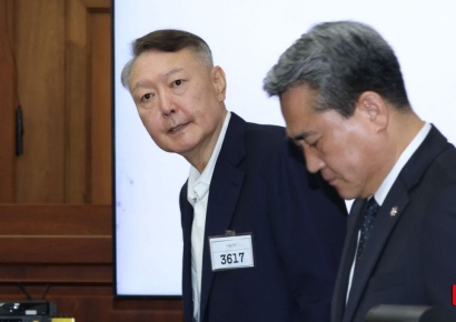 윤석열, 85일 만에 법정 출석…'조건부 석방' 받아들여지나