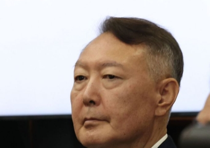 尹, 구속 8개월간 영치금 12억 받았다…대통령 연봉 4.6배