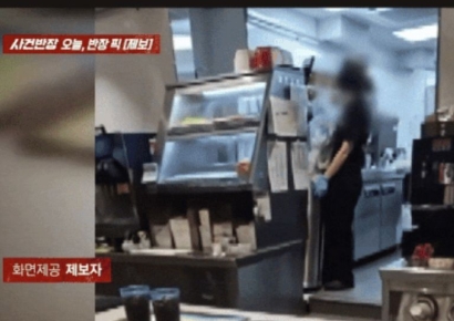 쓰레기 만진 장갑으로 햄버거 만든 직원…항의하자 내놓은 황당 대답