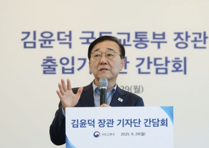 "부동산대책, 단기·단발성 안돼" 명절前 추가규제 선그은 국토장관