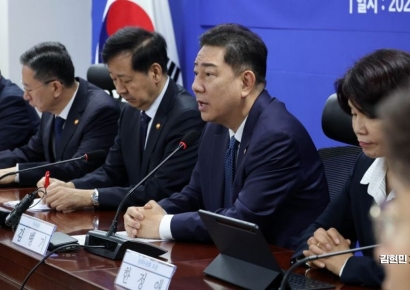 [포토] 김병기 "당정, 배임죄 폐지를 기본방향으로 정해"