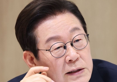 이 대통령 "식료품 왜 이리 오르나…조선시대 때 매점매석은 사형"