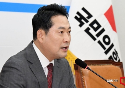진중권, 尹 면회 간 장동혁에 "민주당만 신나…쌓여가던 악재에 숨통 터줘"