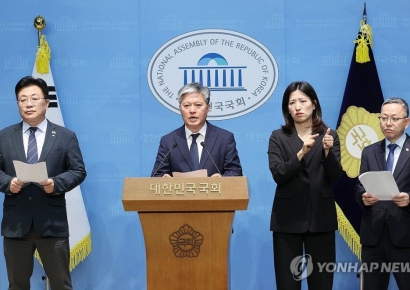 민주당 "지귀연 의혹 제보자, 룸살롱 20여차례 접대했다고 주장"