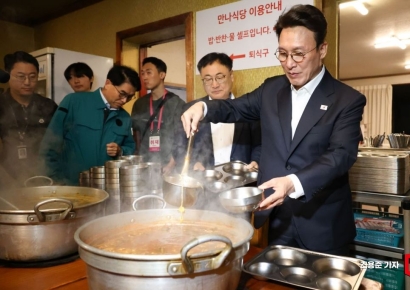 [포토] 천원 백반식당 방문한 김민석 국무총리