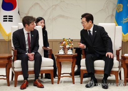 샘 올트먼 만난 李…"삼성·SK와 파트너십, 글로벌 시장 이끌 것"