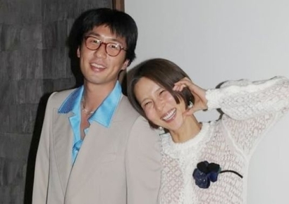 방송인 김나영, 가수 마이큐와 재혼…"가족이 되기로 했다"
