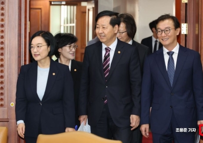 [포토] 경제관계장관회의 참석하는 경제부처 장관들
