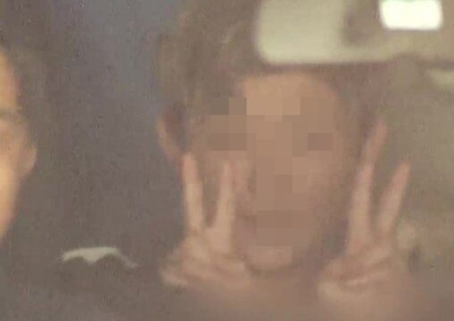 여친 딸 납치 음란행위 20대 남성…웃으며 양손 '브이' 짓자 日 공분