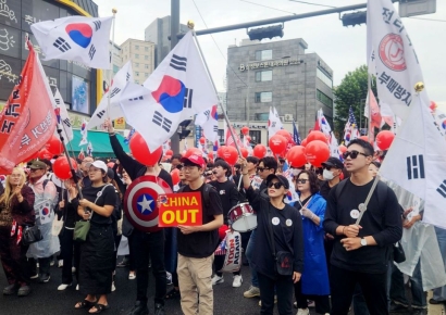 서울도심 뒤덮은 보수집회… 여전히 "차이나 아웃"