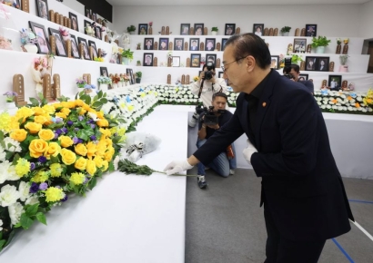 "조사 믿을 수 없다" 제주항공 참사 유가족에…김윤덕 "조사 중단 검토"