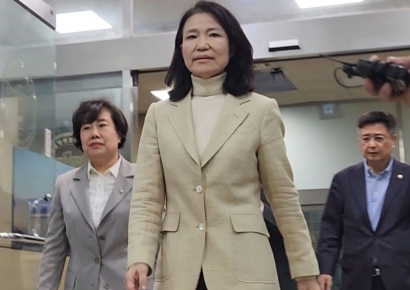 이진숙 석방…與 "국민 상식 부합 안 해"· 野  "미친 나라 바로 잡아야"
