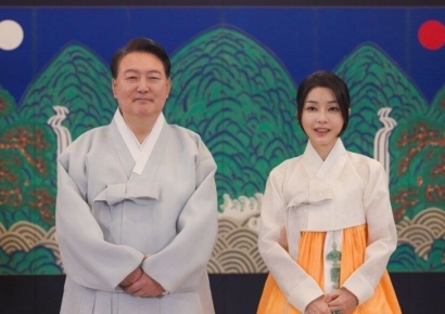 '갈비찜·비빔나물·백설기'…尹·金 구치소에서 따로 받은 추석상, 특식은 없어
