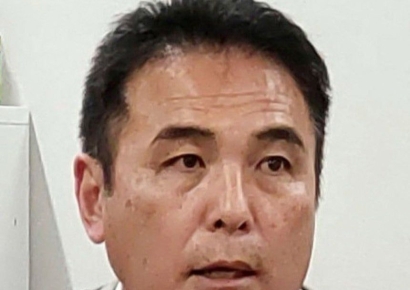"한국축구 수준 떨어지잖아" 망언…아동 음란물 비행기서 보다가 발각 '국제 망신'