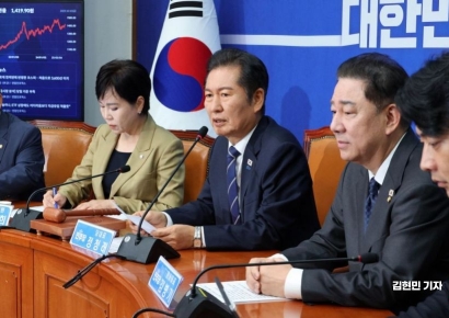 [포토] 정청래, 국힘에 '無정쟁 APEC' 제안…"경제를 걱정한다면"