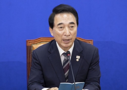 與 "국민의힘, 통일교 특검 싫어 꼬투리…여야 합의 시 즉시 처리 가능"