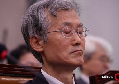 '법왜곡죄' 시행 첫날, 조희대 대법원장 피소…"李대통령 사건 기록 검토 유기" 