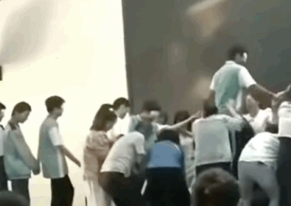 "내가 밟은 게 우리 엄마라고?"…'죄책감 교육'에 발칵 뒤집힌 中