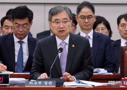 [포토] 조현 장관 "캄보디아 한국인들 비행기로 데려올 방안 협의"
