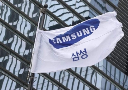 '반도체 슈퍼사이클의 서막' 삼성전자 영업익 12.1조…매출액 사상 최대(종합)
