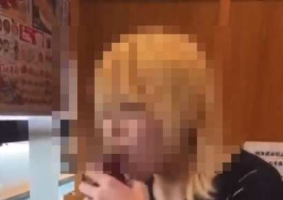 "일본에서 또 시작이네"…뚜껑 덮어 안심했는데 '스시 테러' 못 피해