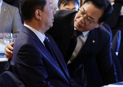 [포토] 대화하는 김병기-송언석