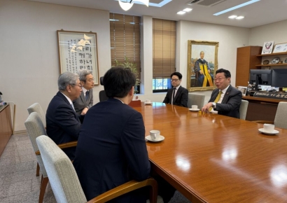 주형환 "전세가 1% 오르면 출산율 4.5%↓…근거 기반 저출산 정책 필요"