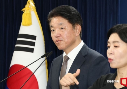 [포토] 브리핑하는 송동균 규제조정실장