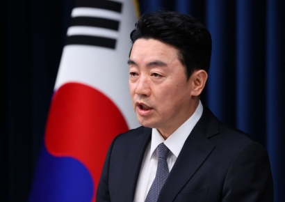 'K방산 4대 강국 목표' 李대통령, 전략경제협력 특사로 강훈식 임명 