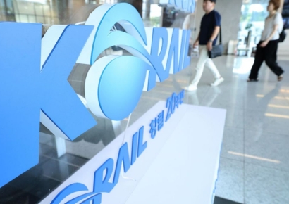 KTX 열차, 충남 아산 진입 중 연기발생…388명 승객 긴급 하차