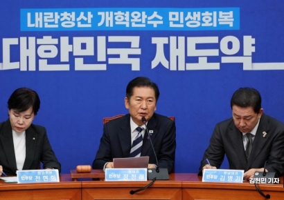 [포토] 정청래 "코스피 4000시대 코앞…李 정부 노력, 수치로 증명"