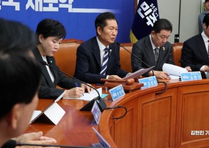 [포토] 정청래 "해외 취업사기 대응 '영사 조력법' 개정 추진"