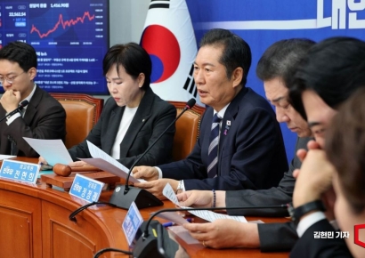 [포토] 정청래 “문지석 검사 양심고백…검찰이 가야할 길 보여줘”