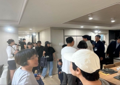 두산건설, ‘두산위브더제니스 구미’, 견본주택 개관 첫 날 인산인해
