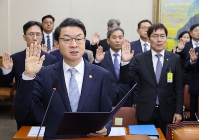[2025국감]이억원 "연내 스테이블코인 제도 발표...충분한 안전장치 포함"