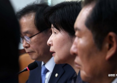 [포토] 사법개혁안 발표하는 백혜련 사법개혁특별위원장