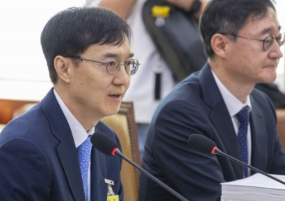 중앙지법장 "尹 구속취소, 즉시항고로 다퉜으면 좋았을 것"