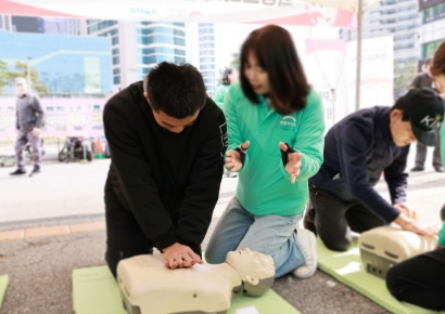 "여성 브래지어 풀지 마세요"…5년만에 바뀐 심폐소생술 지침은