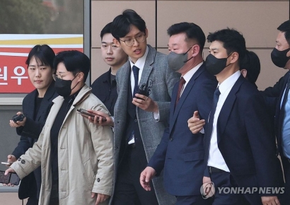 경호처 전 간부 "尹, 오찬에서 체포영장 집행 기각될 것이라고 해"