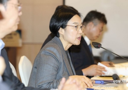 [포토] 모두발언하는 한성숙 중소벤처기업부 장관