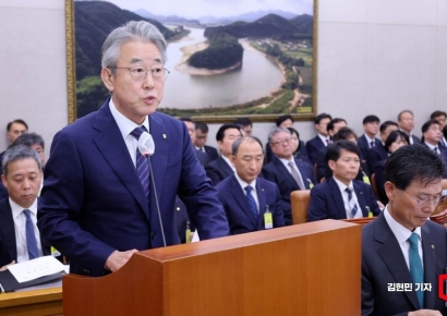 [포토] 강호동 농협회장 "취임 후 400곳 현장 방문…농어민 곁 지킬 것"